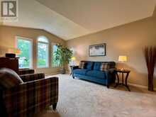 47 LOOKER DRIVE | Barrie Ontario | Slide Image Five