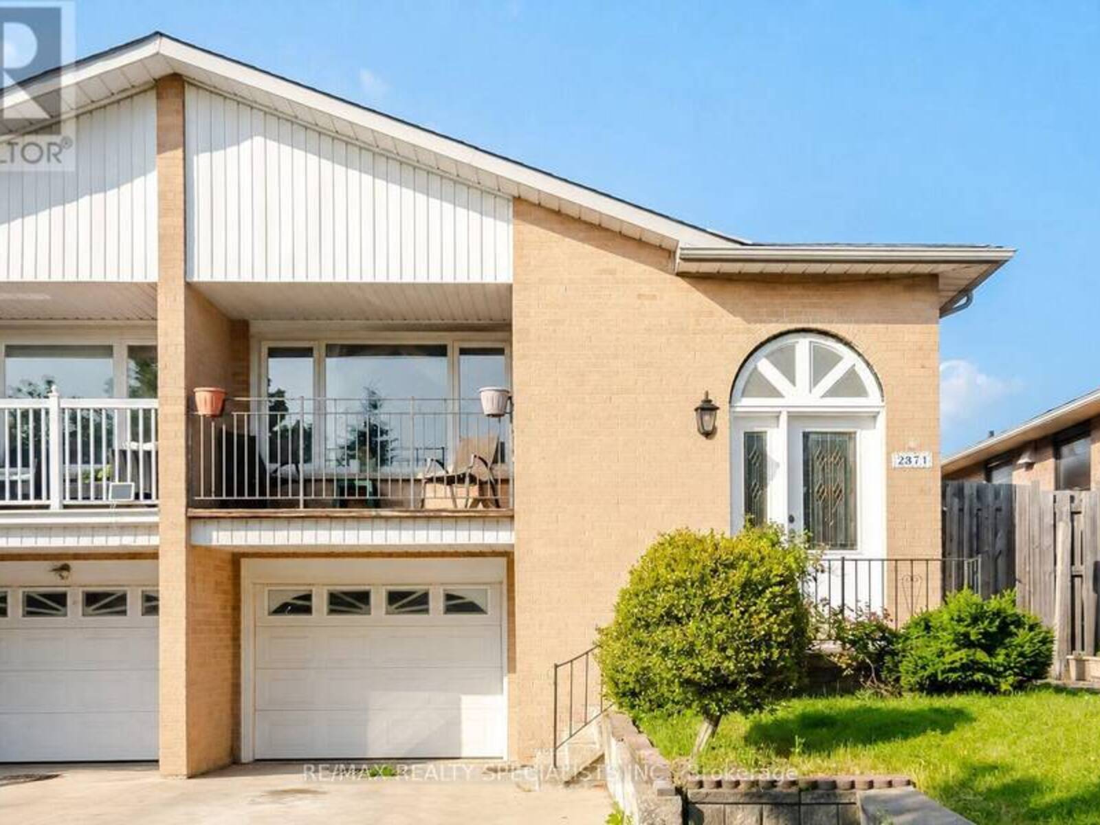 2571 TRIDENT AVENUE, Mississauga, Ontario L5B 2L3