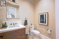20 ARROWSTOOK ROAD | Toronto Ontario | Slide Image Nineteen