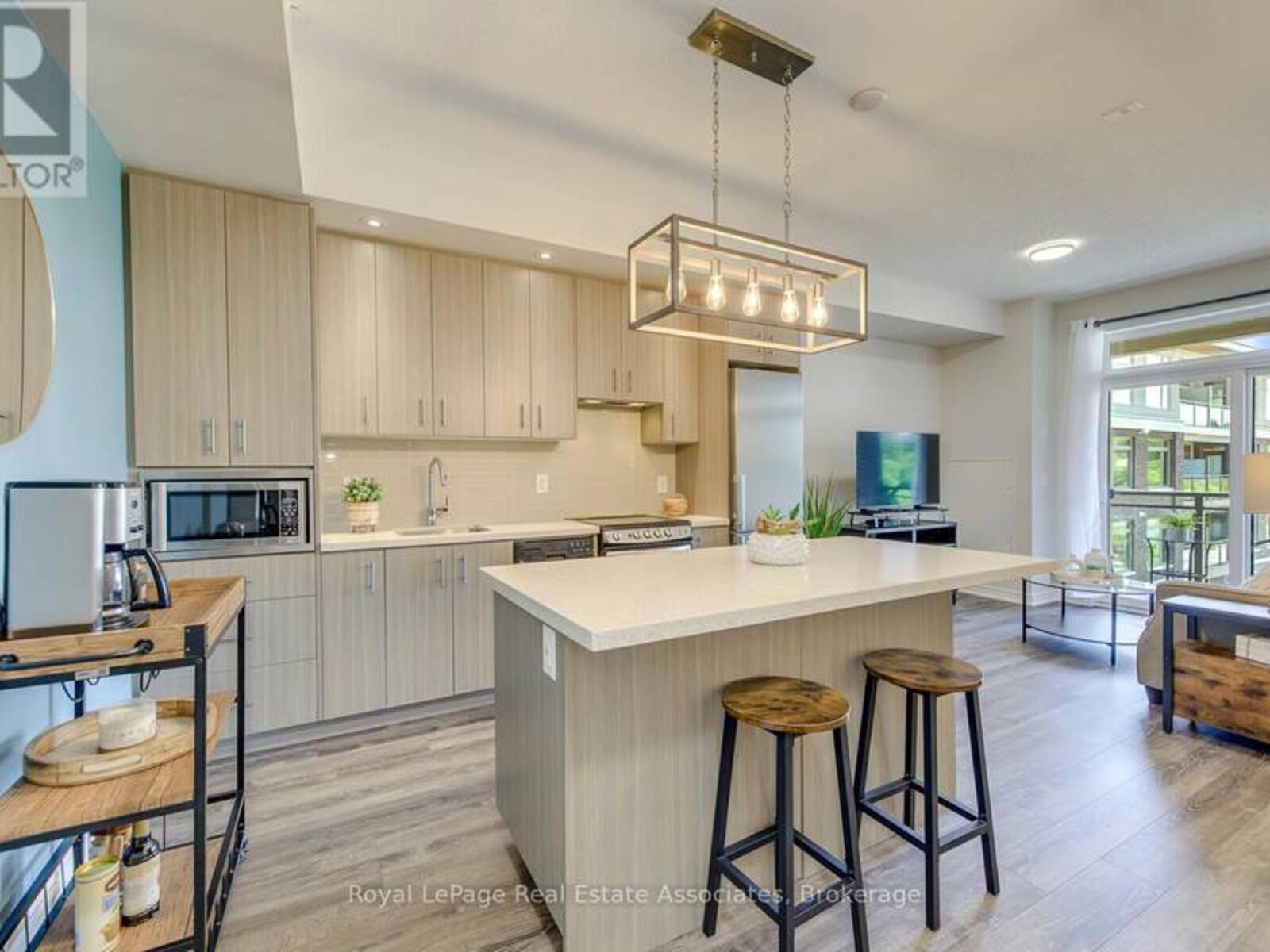 324 - 457 PLAINS ROAD E, Burlington, Ontario L7T 1H1