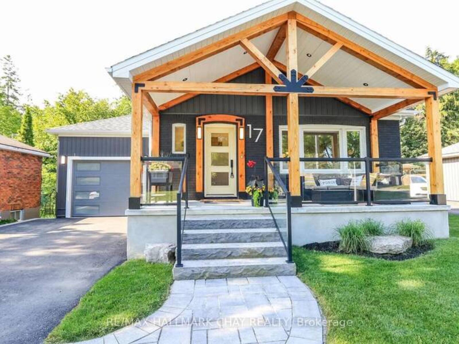 17 BOWMAN AVENUE, Barrie, Ontario L4M 1V1