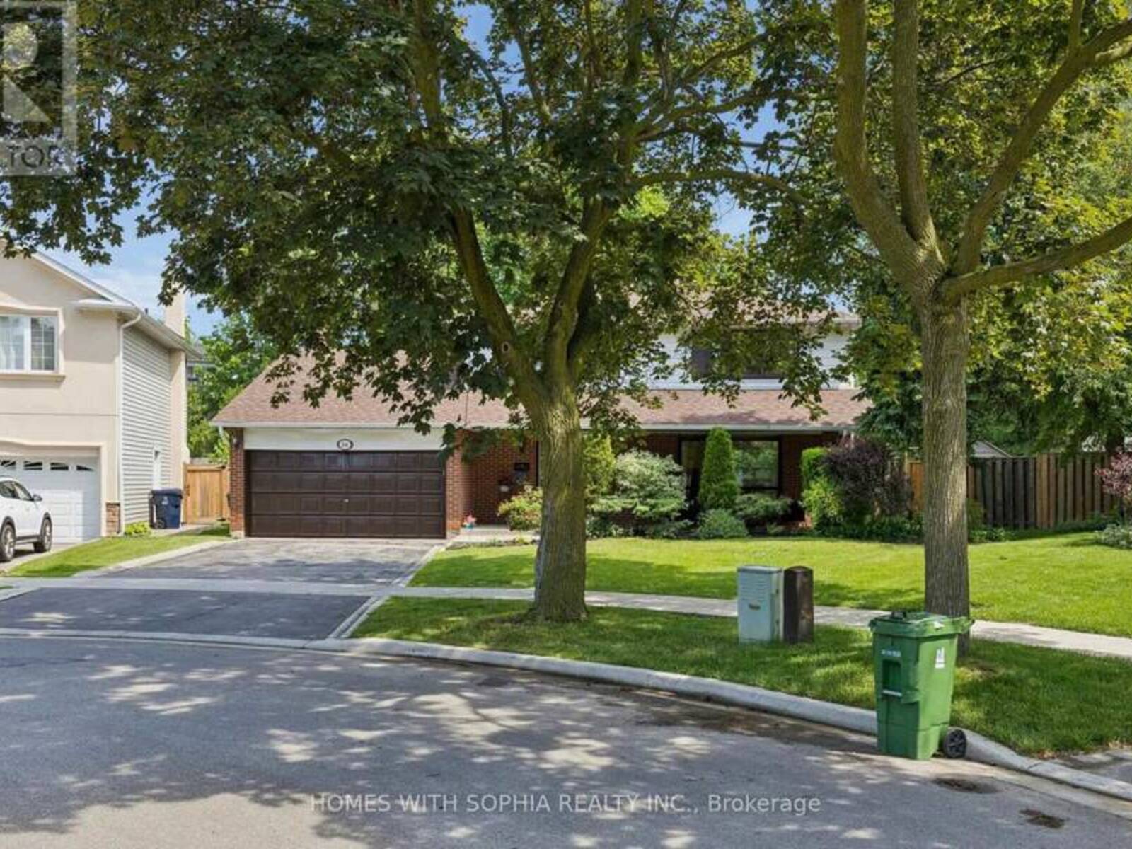 34 RUSTYWOOD DRIVE, Toronto, Ontario M3A 1R8