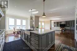 727 SUNSET BEACH ROAD | Richmond Hill Ontario | Slide Image Twelve