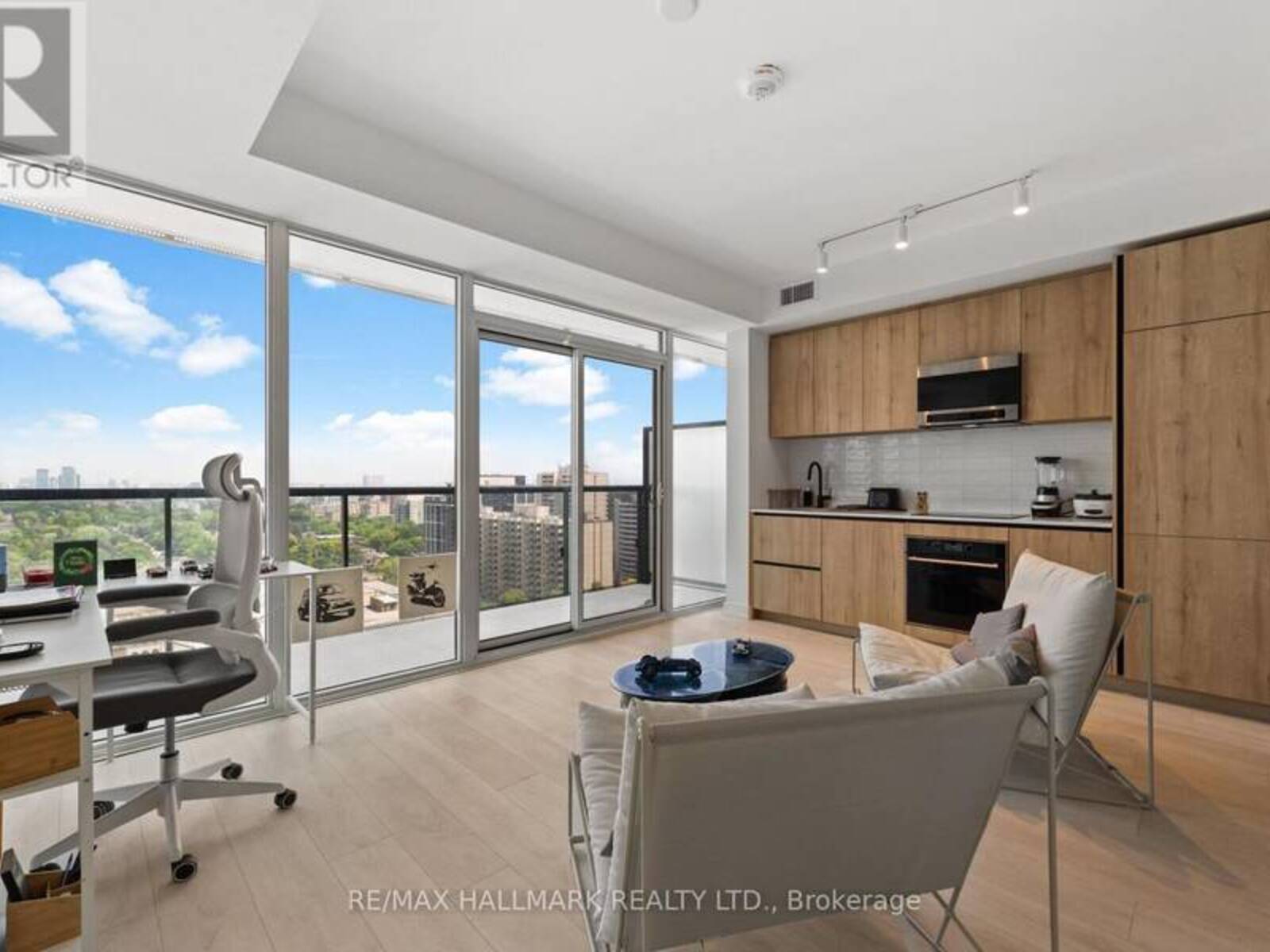 1611 - 127 BROADWAY AVENUE, Toronto, Ontario M4P 1V4