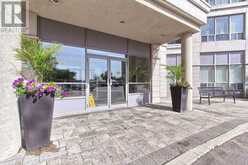 905 - 50 DISERA DRIVE | Vaughan Ontario | Slide Image Three