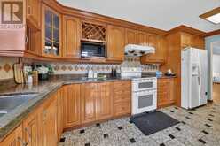 24 CLEETHORPES BOULEVARD | Toronto Ontario | Slide Image Sixteen