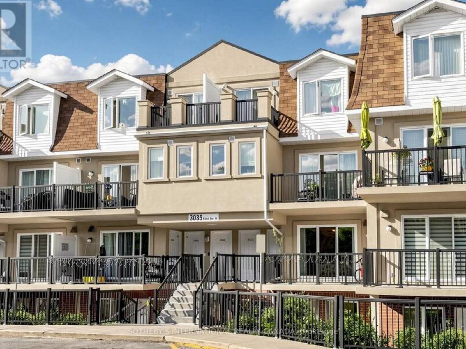 2012 - 3035 FINCH AVENUE W, Toronto, Ontario M9M 0A2