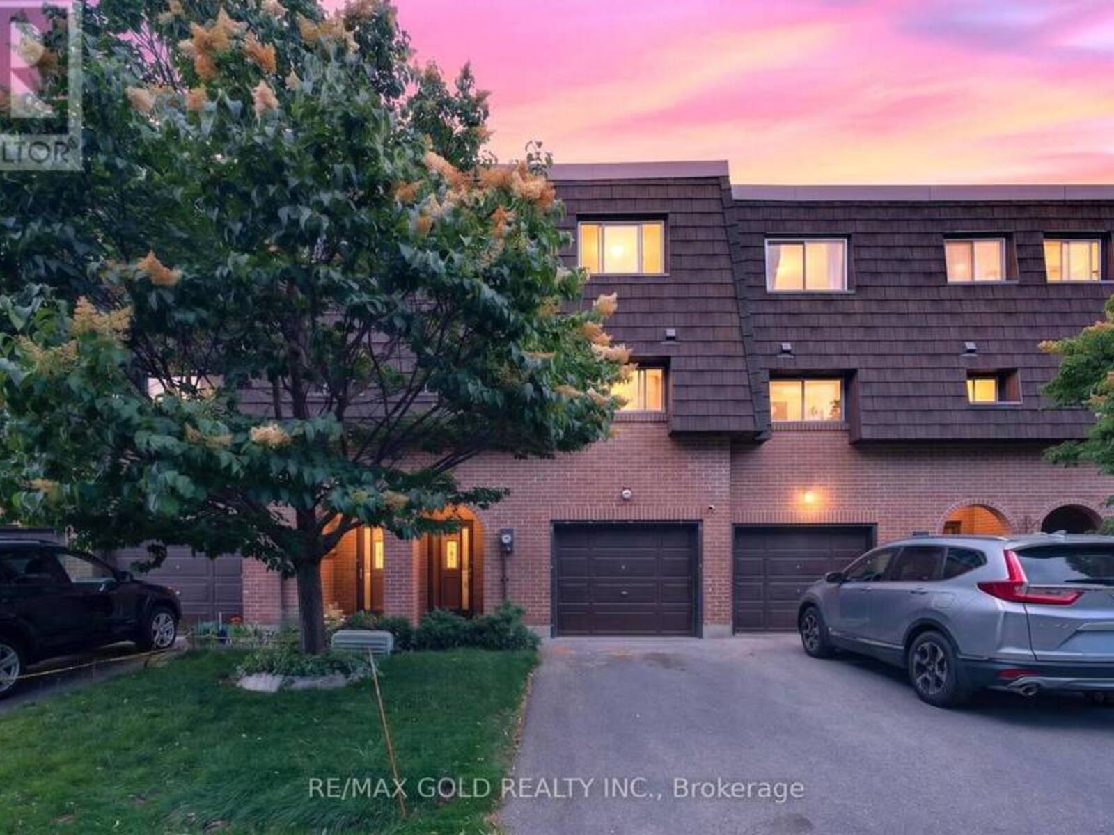 68 DARRAS COURT, Brampton, Ontario L6T 1W7