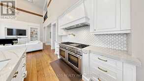 38 MAPLE GROVE AVENUE | Richmond Hill Ontario | Slide Image Thirteen