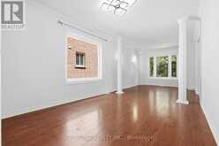28 HAWKINS DRIVE | Barrie Ontario | Slide Image Twelve
