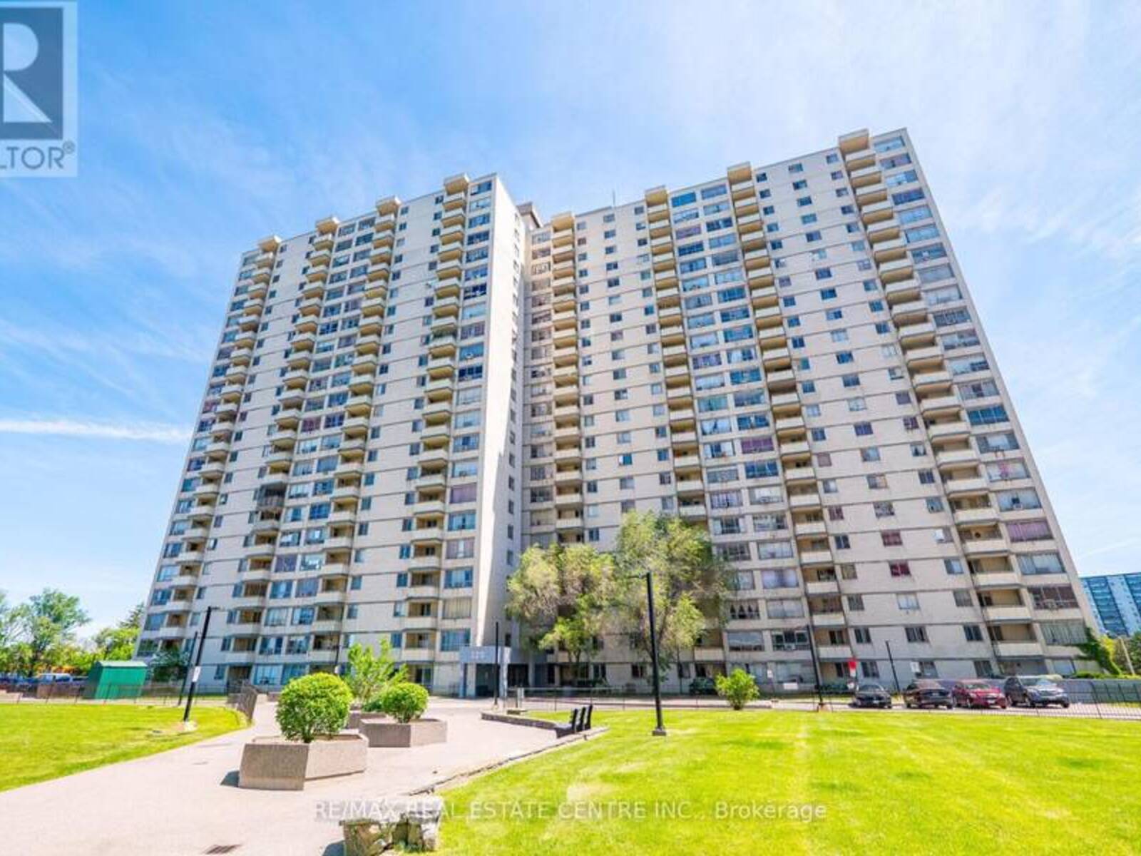 1708 - 320 DIXON ROAD, Toronto, Ontario M9R 1S8