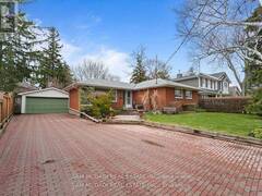 2470 MEADOWOOD CRESCENT Oakville Ontario, L6L 1V6