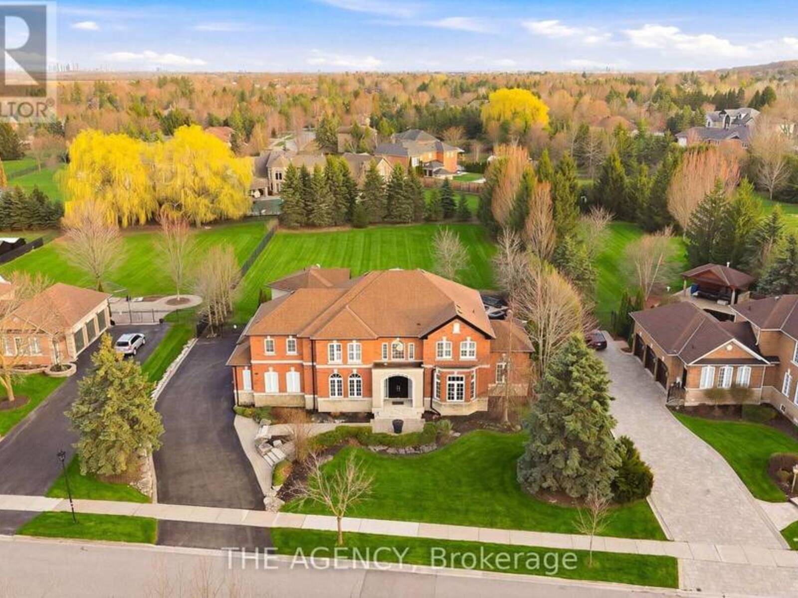 147 MACTAGGART DRIVE, Nobleton, Ontario L0G 1N0