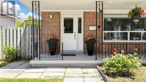 23 LESGAY CRESCENT | Toronto Ontario | Slide Image Three