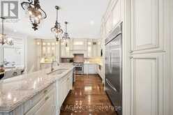 1098 LAKESHORE ROAD W | Oakville Ontario | Slide Image Twelve
