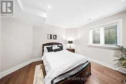1098 LAKESHORE ROAD W | Oakville Ontario | Slide Image Thirty-four