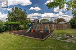 5 HALLOW CRESCENT | Toronto Ontario | Slide Image Thirteen