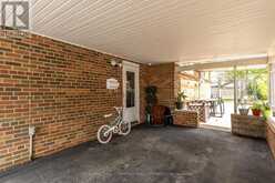 5 HALLOW CRESCENT | Toronto Ontario | Slide Image Nine