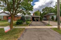 5 HALLOW CRESCENT | Toronto Ontario | Slide Image Seven