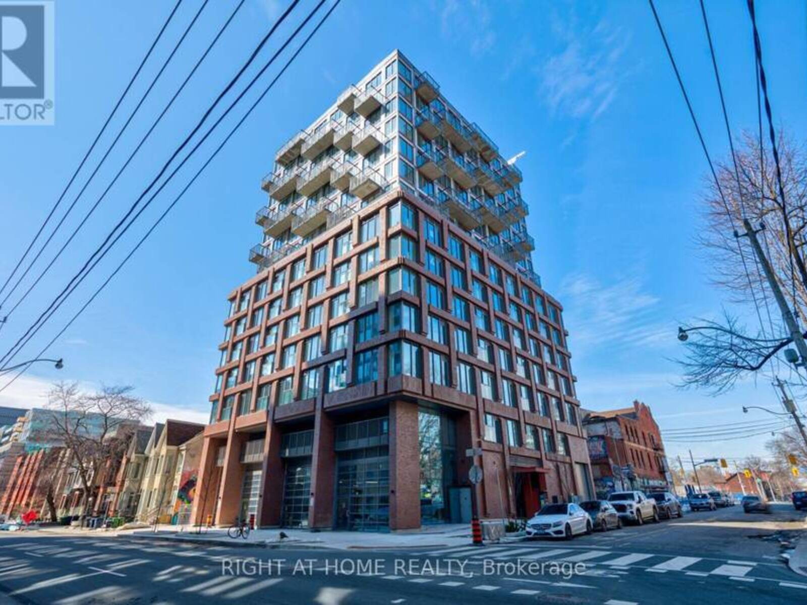 704 - 2 AUGUSTA AVENUE, Toronto, Ontario M5V 0T3