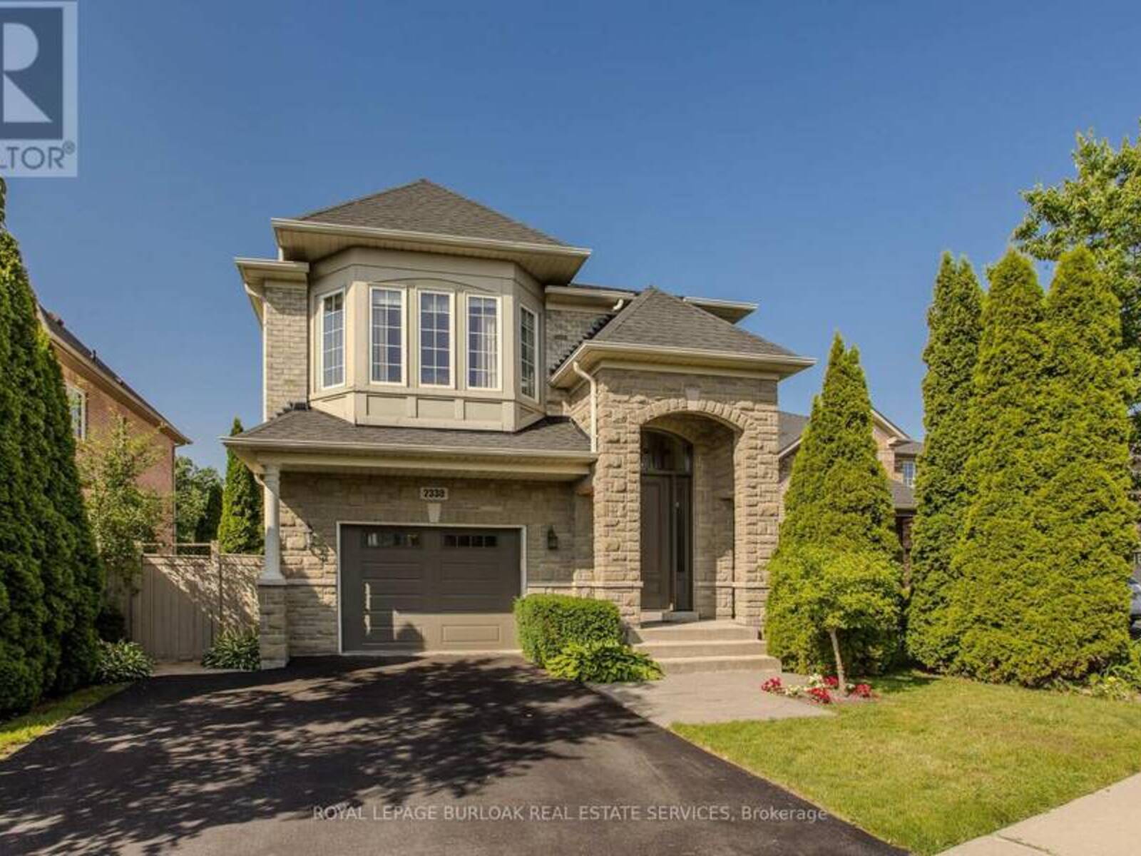 2330 VALLEYRIDGE DRIVE, Oakville, Ontario L6M 5C7