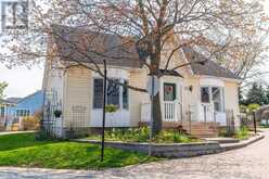 195 SILVERBIRCH BOULEVARD | Hamilton Ontario | Slide Image Three