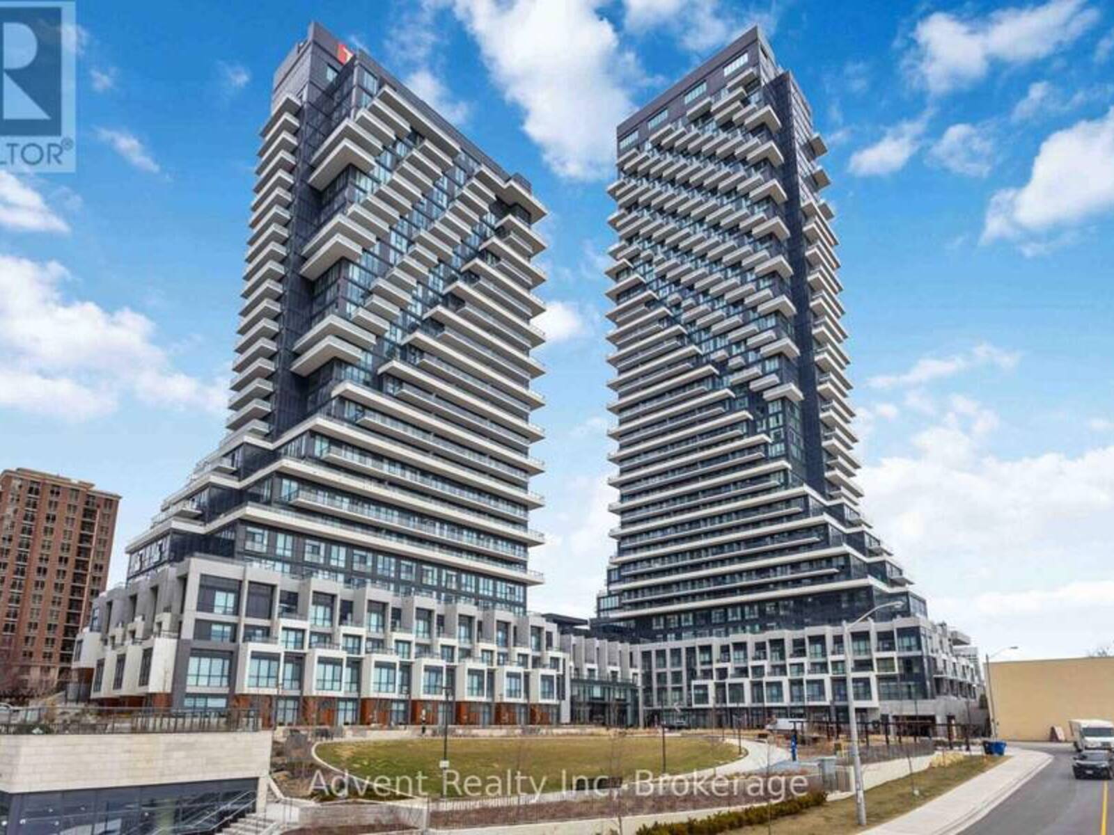 518 - 30 INN ON THE PARK DRIVE, Toronto, Ontario M3C 0P7