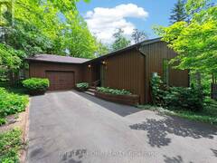 5 PINE POINT Barrie Ontario, L4M 4Y8