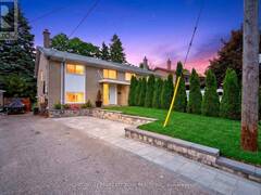 121 SAINT LUCIE DRIVE Toronto Ontario, M9M 1T4