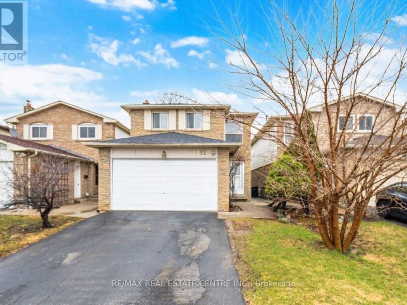 32 DAFOE CRESCENT, Brampton, Ontario L6Y 2L2