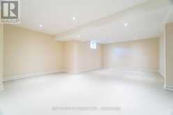 24 MURRAY AVENUE | Toronto Ontario | Slide Image Thirty
