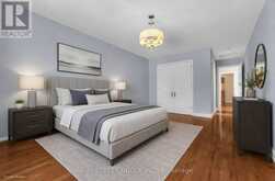 24 MURRAY AVENUE | Toronto Ontario | Slide Image Forty-two