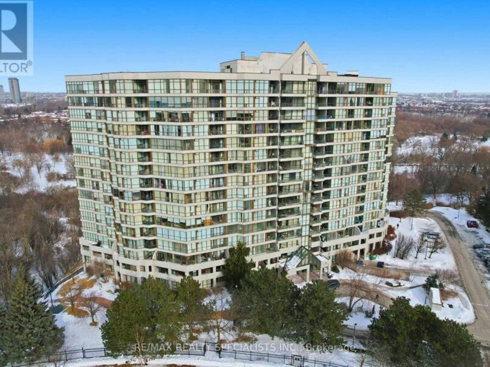 1707 - 1 ROWNTREE ROAD, Toronto, Ontario M9V 5G7