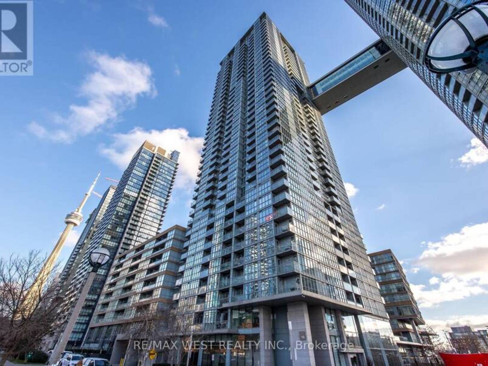 1106 - 15 ICEBOAT TERRACE, Toronto, Ontario M5V 4A5