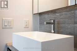 1106 - 15 ICEBOAT TERRACE | Toronto Ontario | Slide Image Thirteen