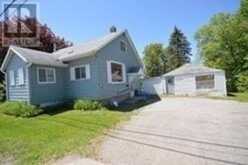 260 THE QUEENSWAY ROAD S | Georgina Ontario | Slide Image Three