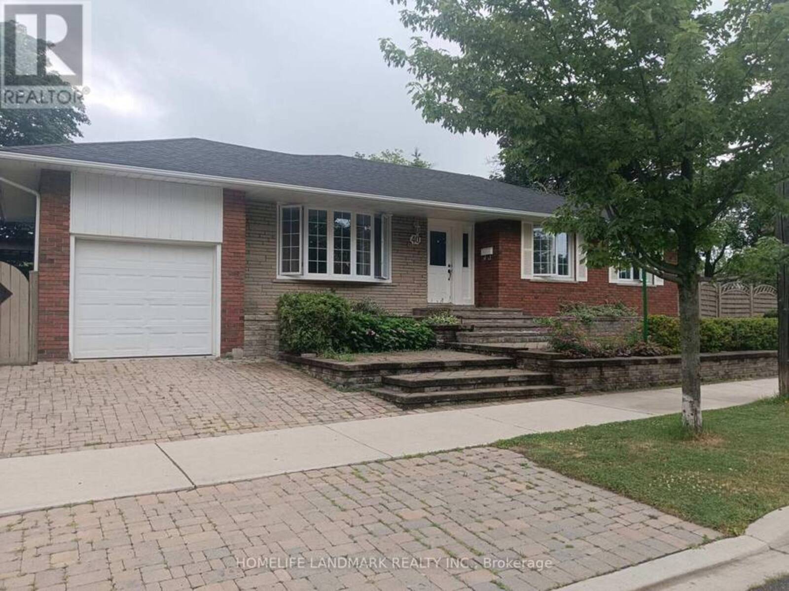 40 CARSBROOKE ROAD, Toronto, Ontario M9C 3C1