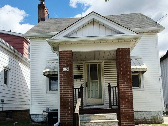 125 BROADWAY AVENUE Hamilton Ontario, L8S 2W2 - 5 Bedrooms Home For Sale