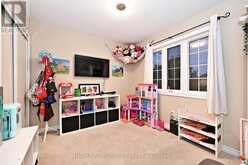 73 BLOOMGATE CRESCENT | Richmond Hill Ontario | Slide Image Thirty-eight