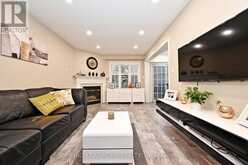 73 BLOOMGATE CRESCENT | Richmond Hill Ontario | Slide Image Nine