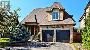 8 SHANGRI-LA LANE | Georgina Ontario | Slide Image One