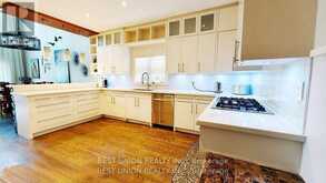 8 SHANGRI-LA LANE | Georgina Ontario | Slide Image Eight