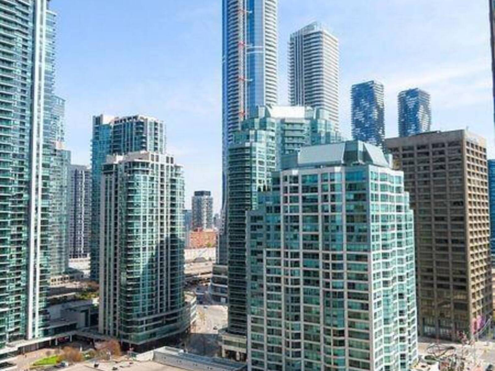 1013 - 33 HARBOUR SQUARE, Toronto, Ontario M5J 2Z6