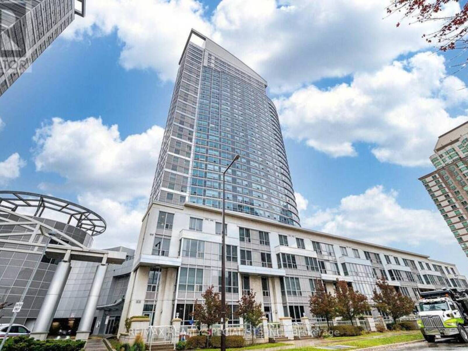 2803 - 38 LEE CENTRE DRIVE, Toronto, Ontario M1H 3J7