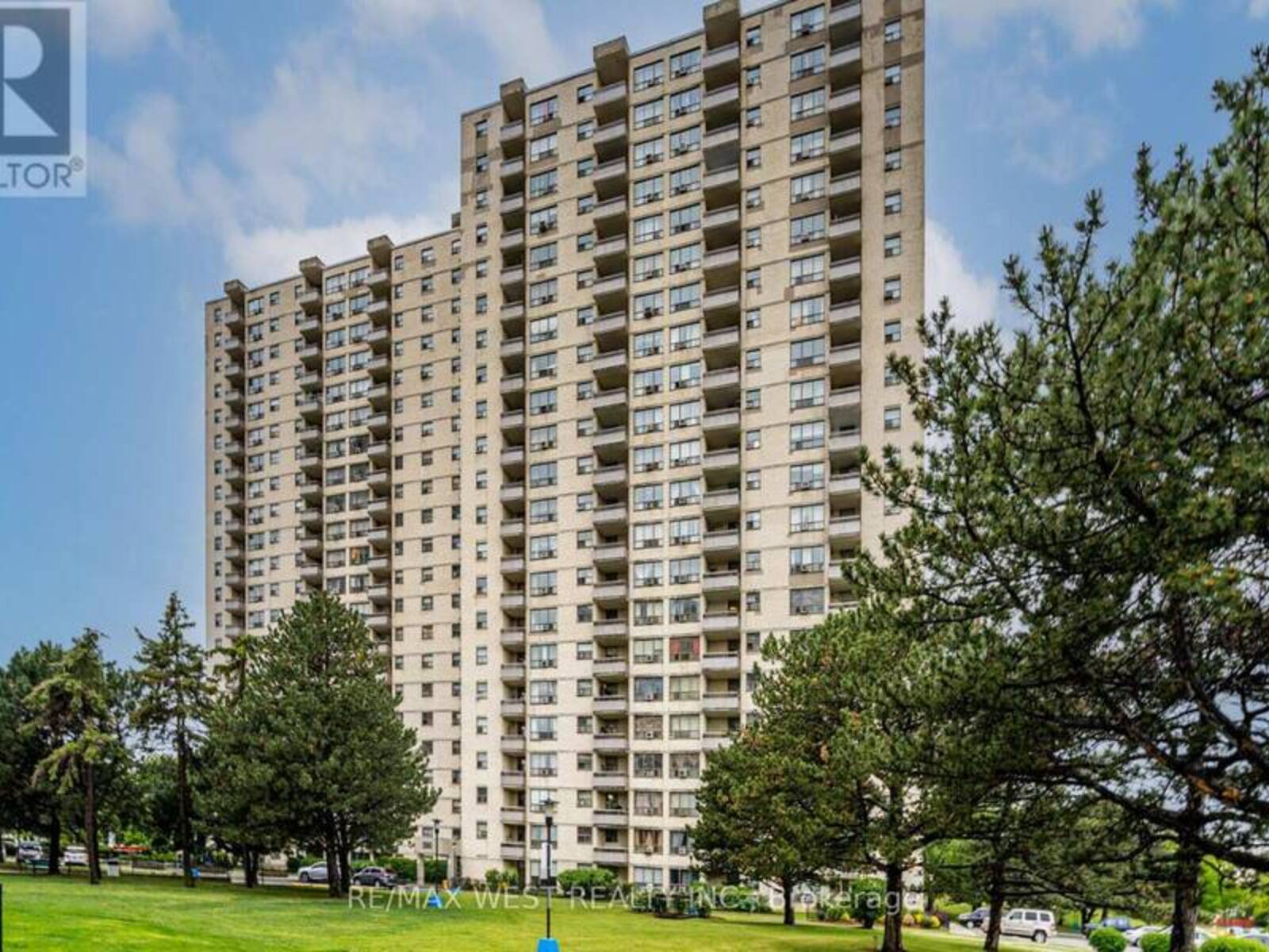 2309 - 390 DIXON ROAD, Toronto, Ontario M9R 1T4