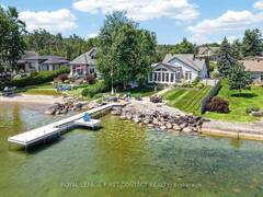 167 LAKESHORE ROAD W Oro-Medonte Ontario, L0L 2E0