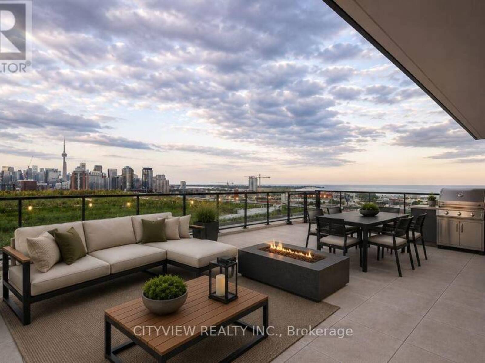 1402 - 285 DUFFERIN STREET, Toronto, Ontario M6K 1Z7