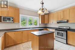 40 HUNTERWOOD CHASE | Vaughan Ontario | Slide Image Nine