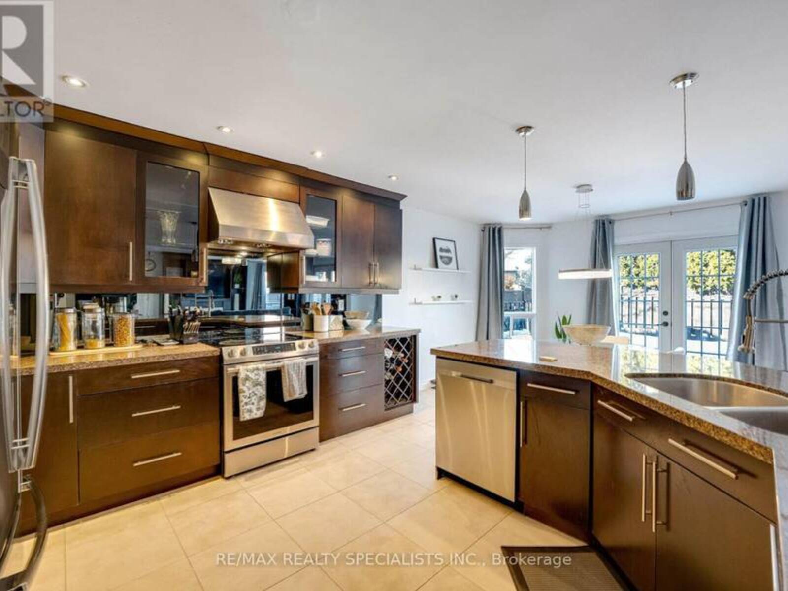 7 BANINGTON CRESCENT, Brampton, Ontario L7A 1G4