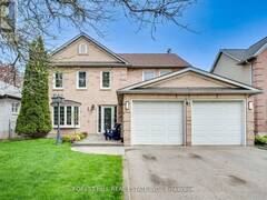 4 MILGATE PLACE Aurora Ontario, L4G 5R2
